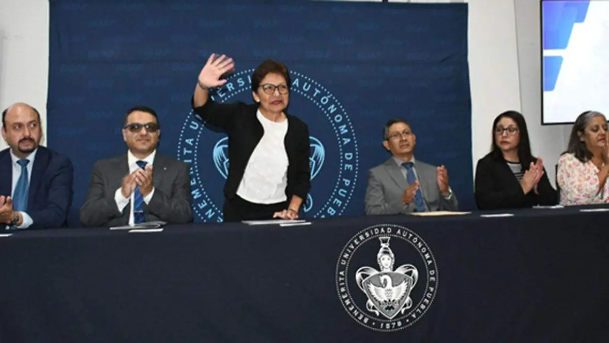 la Rectora María Lilia Cedillo Ramírez, en el Cuarto Informe de Labores de Jorge Raúl Cerna Cortez